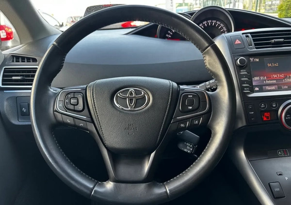 Toyota Verso cena 57999 przebieg: 118000, rok produkcji 2016 z Józefów małe 301